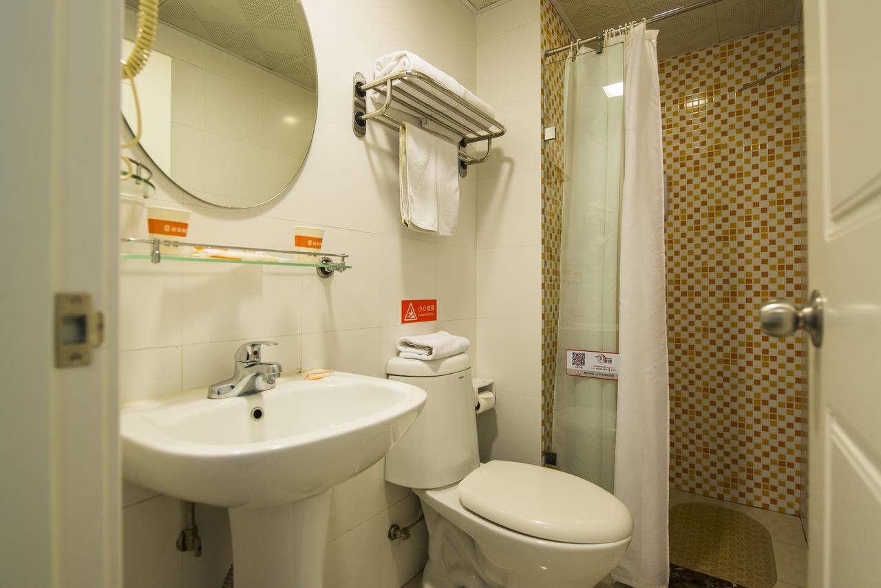 Home Inn Shanghai Xujiahui Road Mengzi Road Екстер'єр фото